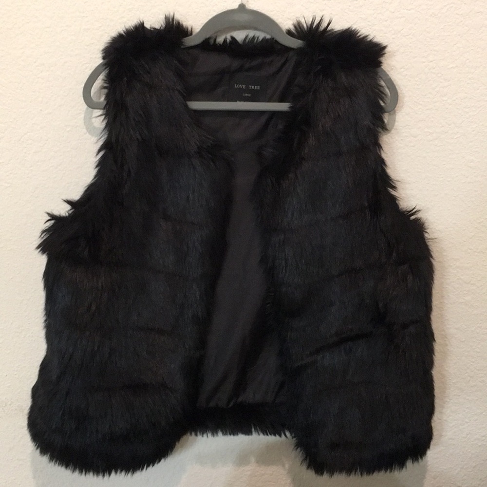 FAUX FURRY VEST